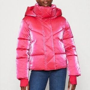 XS petite GAP crop puffer in neon pink